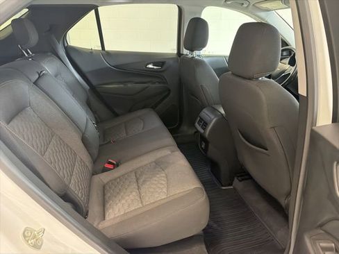 Certified 2019 Chevrolet Equinox LT w/ Driver Convenience Package image 11