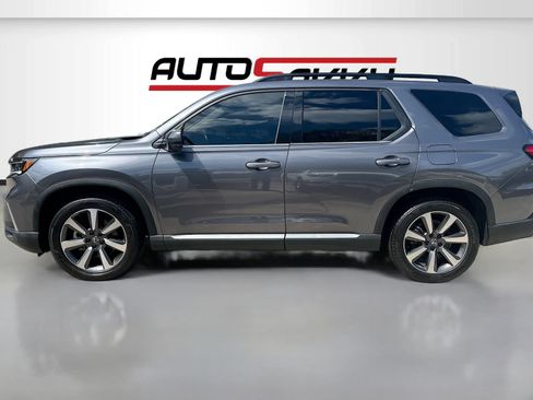 Used 2025 Honda Pilot Elite image 4