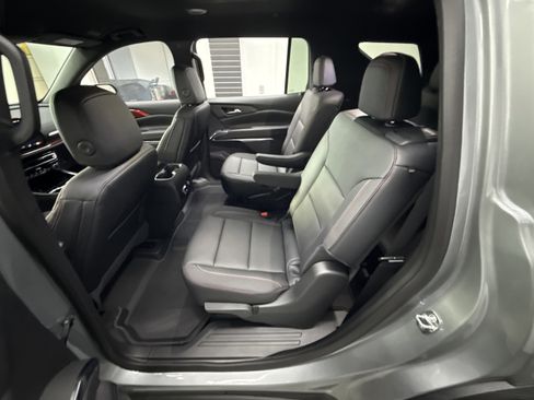 Used 2026 Chevrolet Traverse Z71 image 26