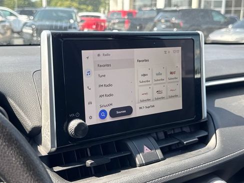 Used 2025 Toyota RAV4 XLE FWD image 21