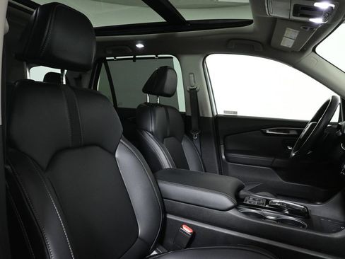 Used 2023 Honda Pilot Touring image 36