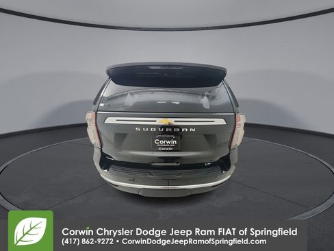 Used 2024 Chevrolet Suburban LT image 7