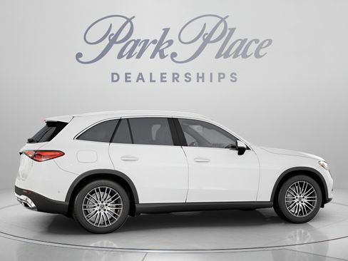 Certified 2026 Mercedes-Benz GLC 300 image 23