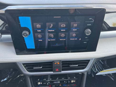 New 2026 Volkswagen Taos SE FWD image 20