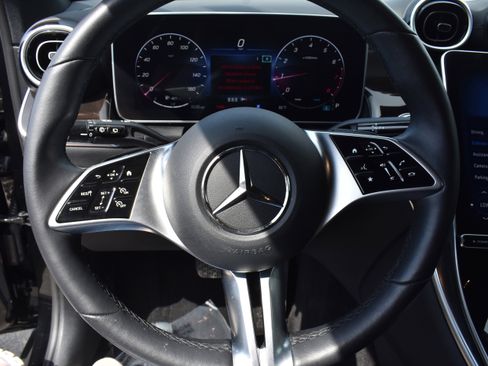 Used 2023 Mercedes-Benz GLC 300 4MATIC image 16