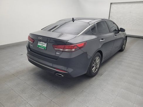 Used 2017 Kia Optima LX w/ Value Package FWD image 9