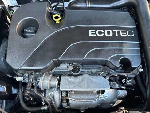 Used 2021 Chevrolet Equinox LT image 30