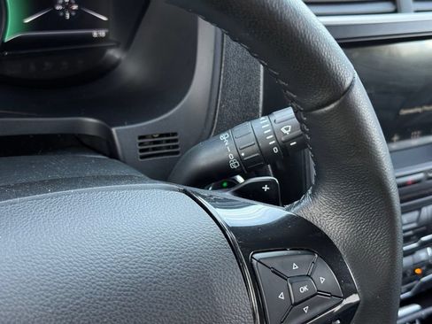Used 2017 Ford Explorer XLT w/ Equipment Group 202A AWD/4WD image 28