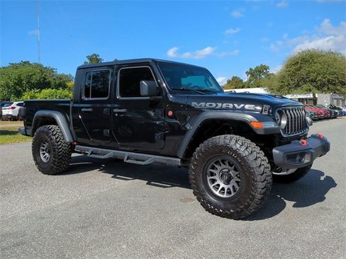 Used 2024 Jeep Gladiator Mojave image 2