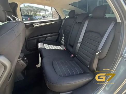 Used 2013 Ford Fusion SE FWD image 15