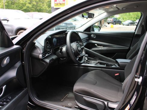 Used 2024 Hyundai Elantra SEL FWD image 24