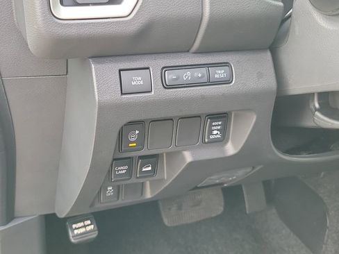 New 2025 Nissan Frontier SV w/ SV Convenience Package image 24