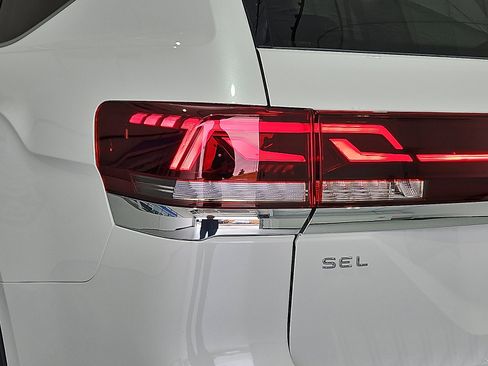 New 2026 Volkswagen Atlas SEL Premium R-Line AWD/4WD image 8