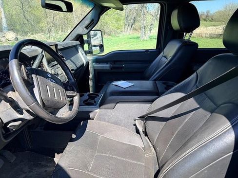 Used 2015 Ford F250 Lariat w/ Lariat Interior Package AWD/4WD image 6