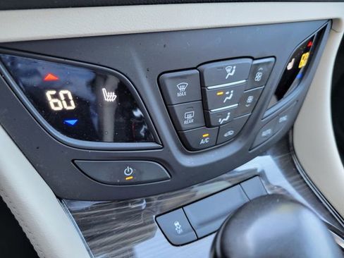 Used 2019 Buick Envision Essence FWD image 36