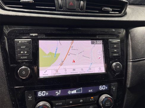 Used 2020 Nissan Rogue SV w/ Premium Package image 19