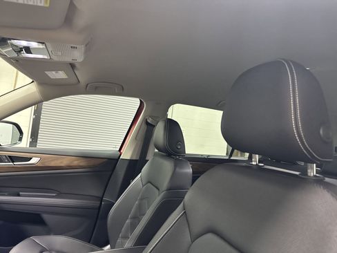 New 2025 Volkswagen Atlas SE image 12