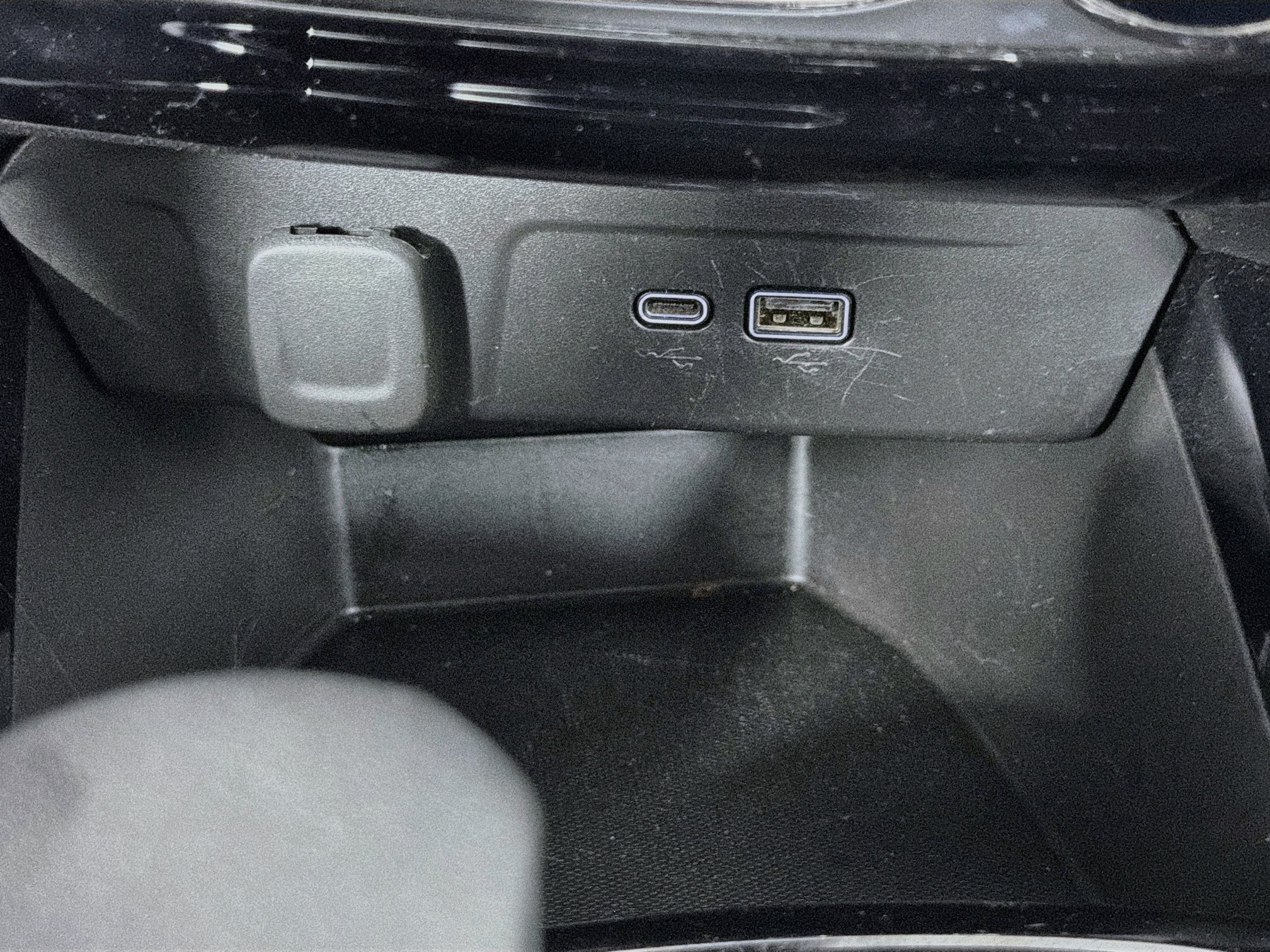 Used 2025 Chevrolet Trax LT FWD image 25