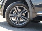 Used 2022 Volkswagen Atlas SEL R-Line image 3