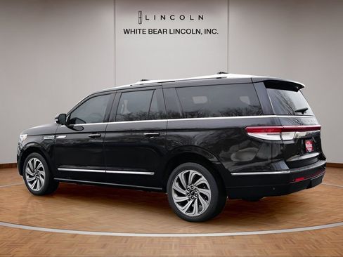 Used 2023 Lincoln Navigator L Reserve image 7