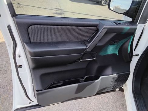 Used 2008 Nissan Titan SE image 14