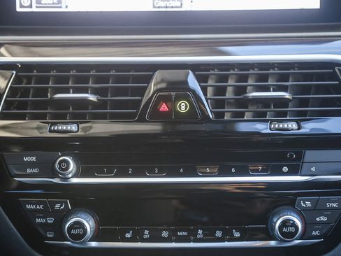 Certified 2023 BMW 530e w/ M Sport Package image 10