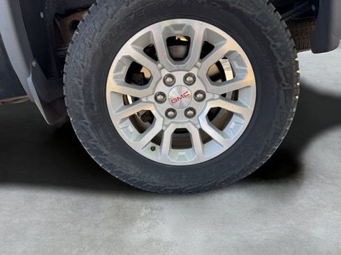 Used 2018 GMC Sierra 1500 SLE w/ Suspension Package, Off-Road AWD/4WD image 22