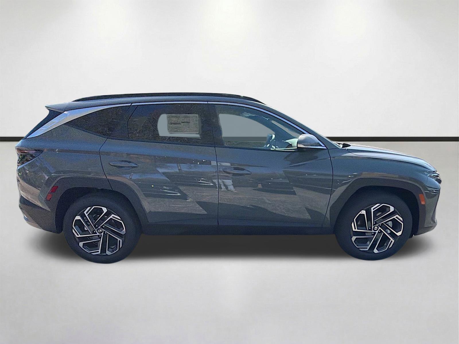 New 2026 Hyundai Tucson Limited FWD image 2