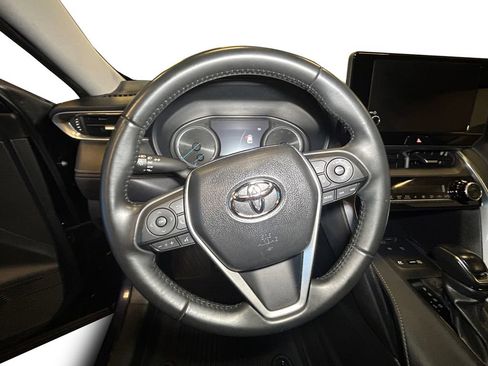 Used 2024 Toyota Venza LE AWD/4WD image 12