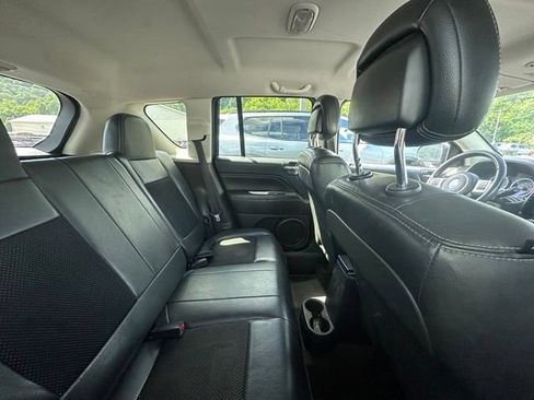 Used 2014 Jeep Compass Latitude FWD image 11