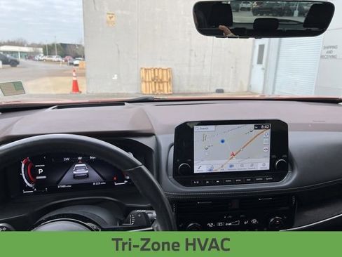 Used 2023 Nissan Rogue Platinum w/ Platinum Premium Package image 10