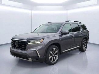Used 2023 Honda Pilot Touring video 2