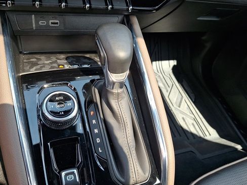 Used 2023 GMC Canyon Denali AWD/4WD image 17