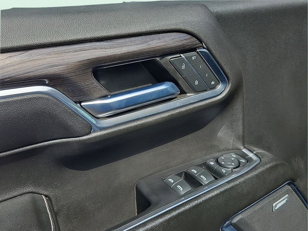 Used 2023 Chevrolet Silverado 1500 LTZ AWD/4WD image 12