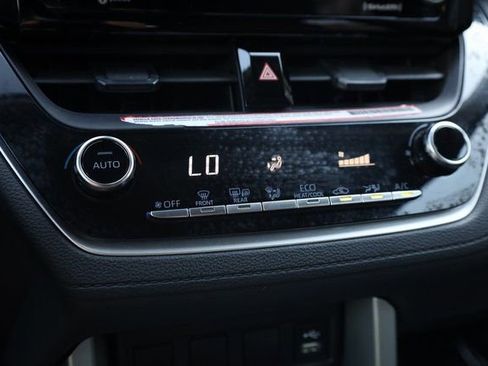 Used 2022 Toyota Corolla Cross LE image 23