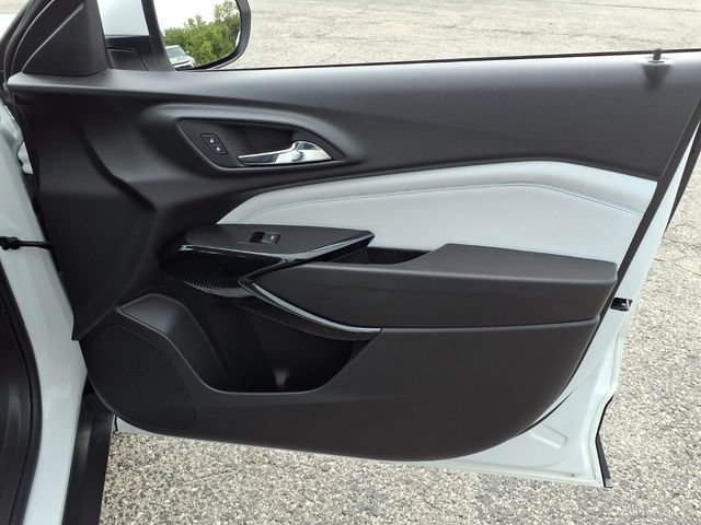 Used 2025 Chevrolet Trax LT FWD image 47