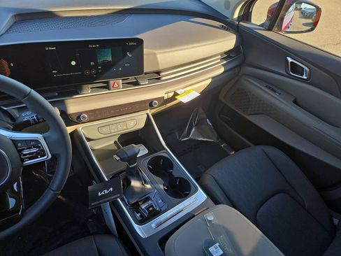 New 2026 Kia Carnival EX image 22