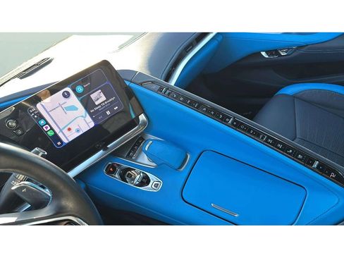 Used 2021 Chevrolet Corvette Stingray Premium Cpe w/ Z51 Performance Package image 17