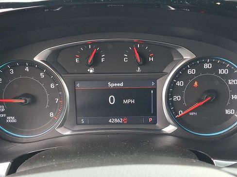 Used 2023 Chevrolet Traverse LT AWD/4WD image 19