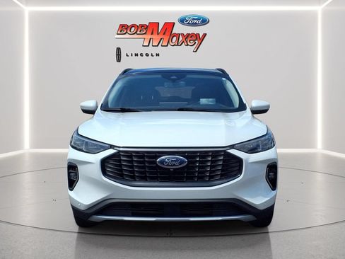 Used 2023 Ford Escape Platinum w/ Premium Technology Package AWD/4WD image 2