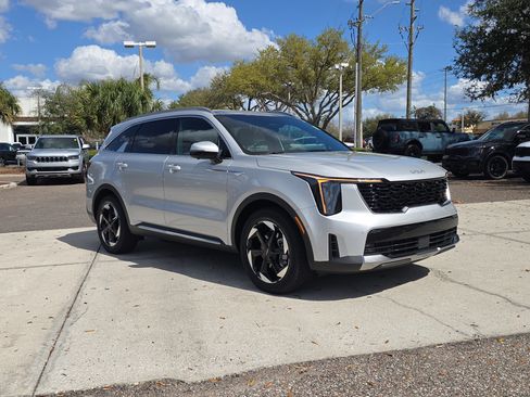 Certified 2025 Kia Sorento SX Prestige image 2