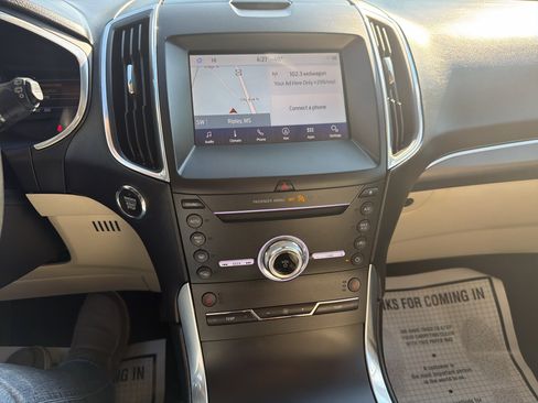 Used 2019 Ford Edge Titanium FWD image 22