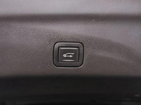 Used 2024 GMC Yukon AT4 w/ AT4 Premium Package AWD/4WD image 37