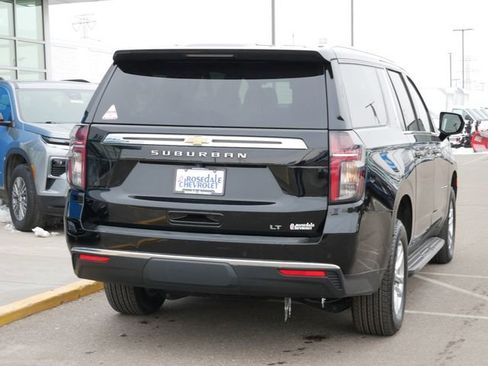 Used 2024 Chevrolet Suburban LT image 27