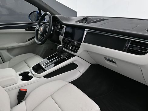 Certified 2023 Porsche Macan GTS image 14