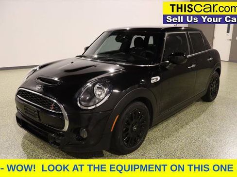 Used 2020 MINI Cooper S image 3