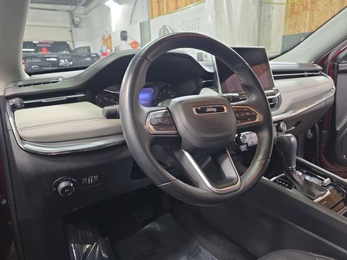 Used 2022 Jeep Compass Limited image 15