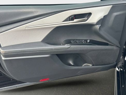 Used 2025 Toyota Camry XLE image 17