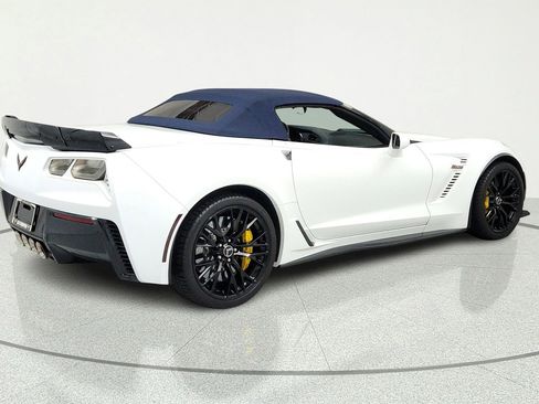 Certified 2015 Chevrolet Corvette Z06 w/ 3LZ Preferred Equipment Group RWD image 5