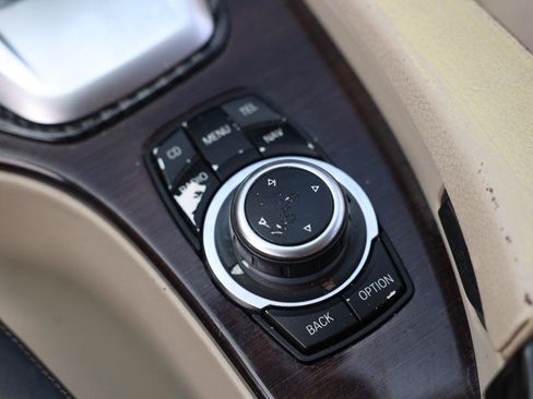 Used 2010 BMW 528i Sedan RWD image 39